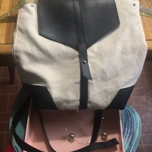 DEUX LUX NEW ivory and charcoal midsized 🎒pack/very study for books, travel🎊